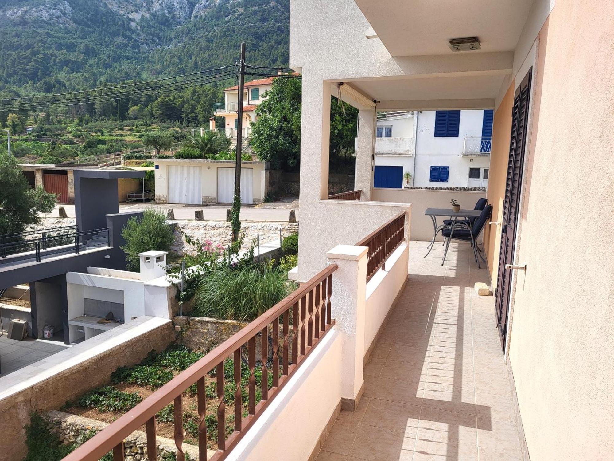 Apartments Vrisnik 耶尔萨 外观 照片