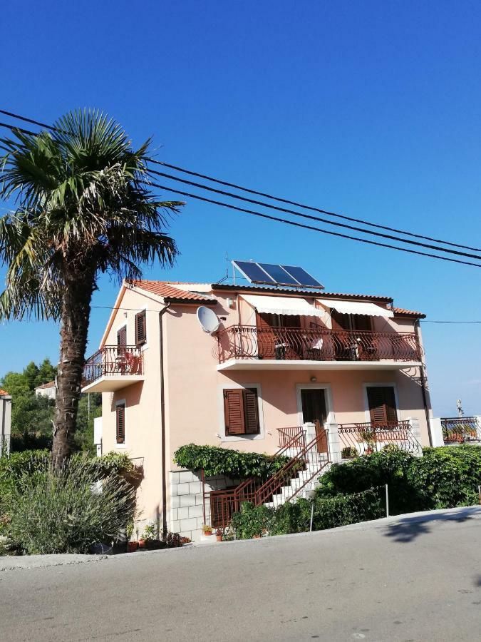 Apartments Vrisnik 耶尔萨 外观 照片